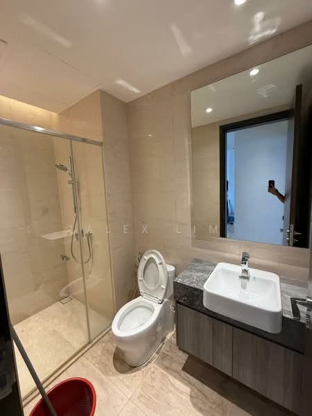 Servis Apartment untuk Disewa di Marriott Residence @ Gurney - Alex Lim - Bathroom - PropertyGuru.com.my