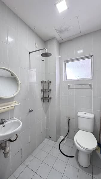 Townhouse for Sale in Kajang (Selangor) - JUMIDAH (JUE) - Bathroom - PropertyGuru.com.my
