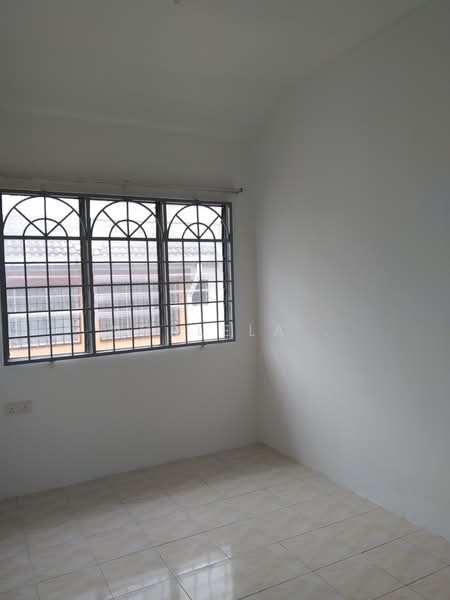 2-storey Terraced House for Sale in Bandar Putra Permai (Seri Kembangan) - Norlela . - Interior - PropertyGuru.com.my