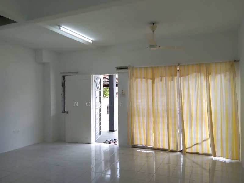 2-storey Terraced House for Sale in Bandar Putra Permai (Seri Kembangan) - Norlela . - Living Room - PropertyGuru.com.my