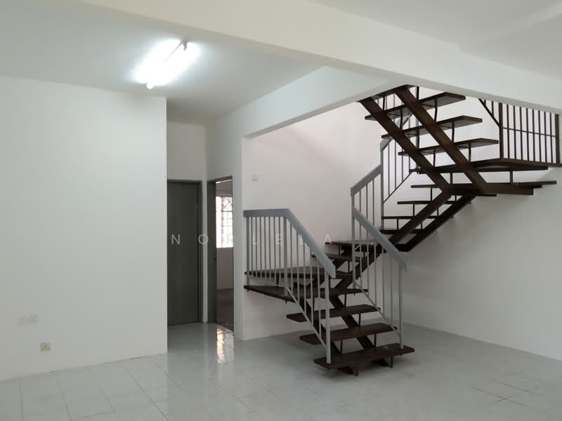2-storey Terraced House for Sale in Bandar Putra Permai (Seri Kembangan) - Norlela . - Interior - PropertyGuru.com.my