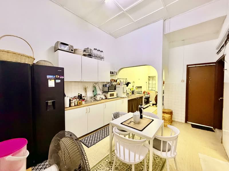 1-storey Terraced House for Sale in Taman Tun Dr Ismail (Kuala Lumpur) - Yin Peng . - Kitchen - PropertyGuru.com.my