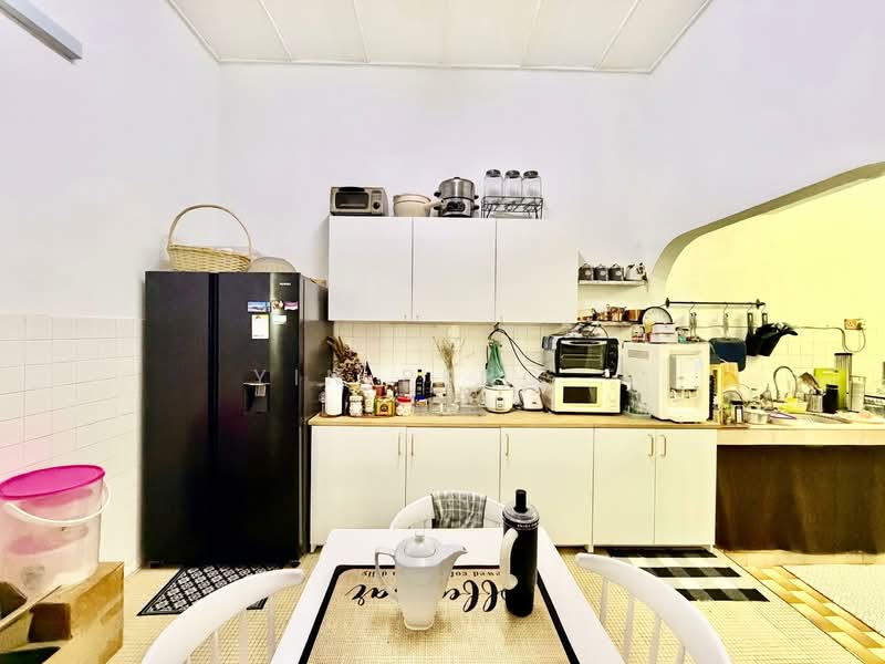 1-storey Terraced House for Sale in Taman Tun Dr Ismail (Kuala Lumpur) - Yin Peng . - Kitchen - PropertyGuru.com.my