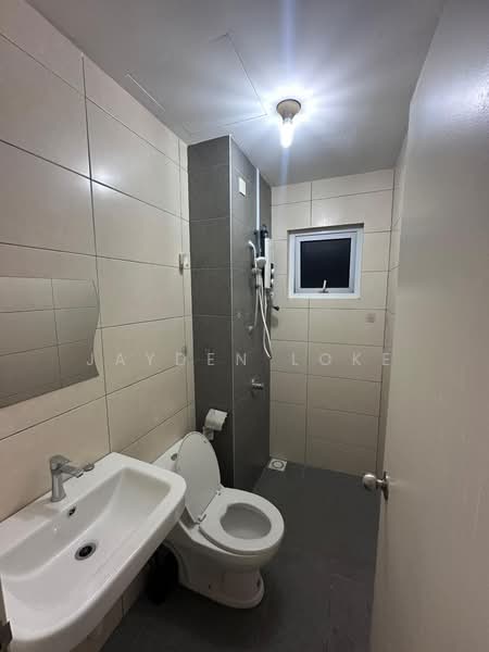 Condominium for Rent at The Holmes 1 - Jayden Loke - Bathroom - PropertyGuru.com.my