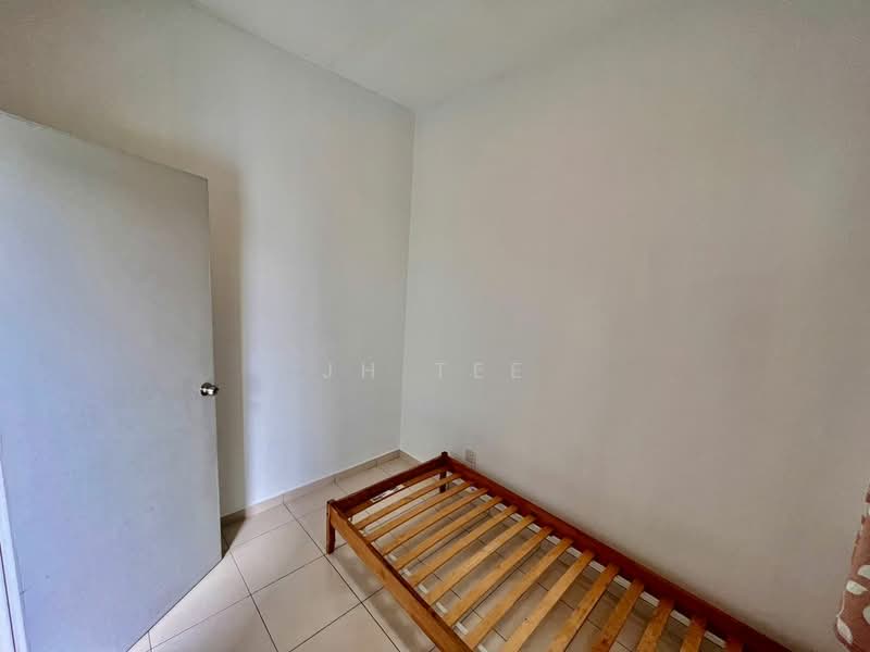 Pangsapuri untuk Disewa di Suria Apartment - JH Tee - Bedroom - PropertyGuru.com.my