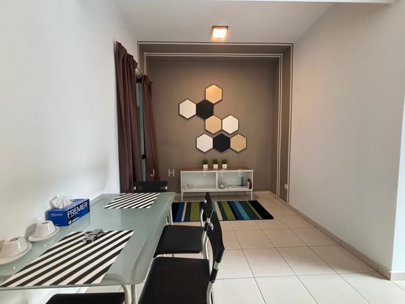 Pangsapuri untuk Disewa di Suria Apartment - JH Tee - Dining Room - PropertyGuru.com.my