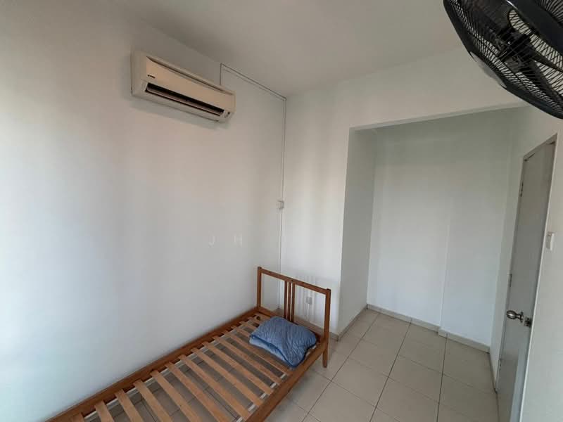 Pangsapuri untuk Disewa di Suria Apartment - JH Tee - Bedroom - PropertyGuru.com.my
