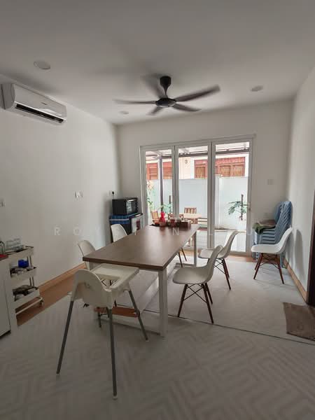 Rumah Berkembar untuk Dijual di Shah Alam (Selangor) - Royston Lau - Dining Room - PropertyGuru.com.my