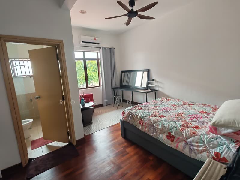 Rumah Berkembar untuk Dijual di Shah Alam (Selangor) - Royston Lau - Bedroom - PropertyGuru.com.my