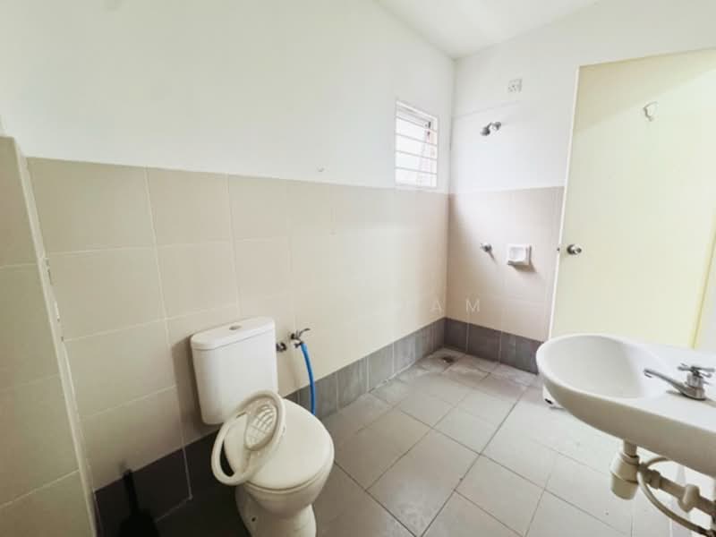 Rumah Teres 2.5 Tingkat untuk Dijual di Taman Sutera (Kajang) - Lewis Tam - PropertyGuru.com.my