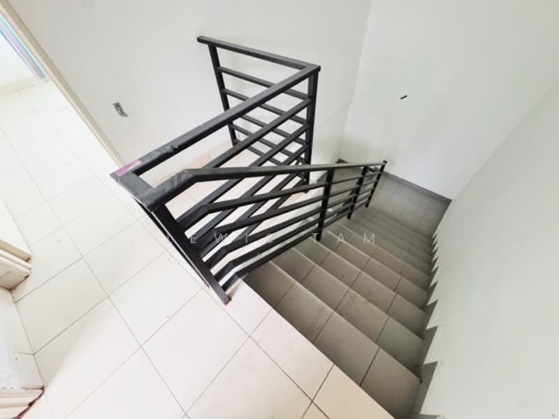 Rumah Teres 2.5 Tingkat untuk Dijual di Taman Sutera (Kajang) - Lewis Tam - PropertyGuru.com.my