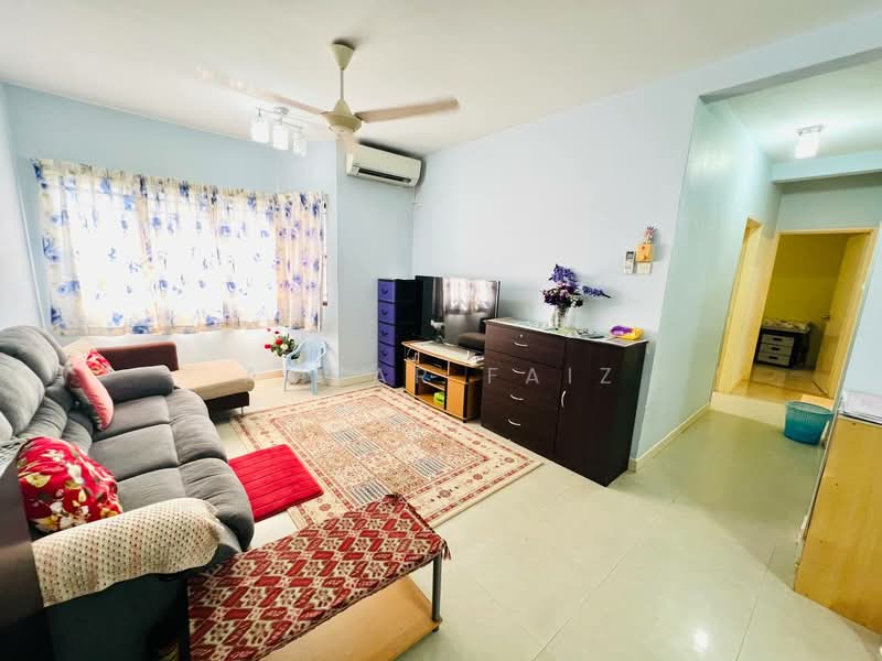 Kondominium untuk Dijual di Bayu Tasik 2 - Amzar Faiz - Living Room - PropertyGuru.com.my