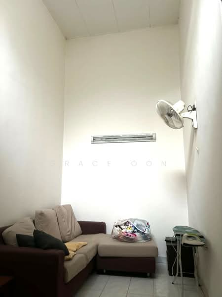 2-storey Terraced House for Sale in Bandar Putra Permai (Seri Kembangan) - Grace Oon - Living Room - PropertyGuru.com.my