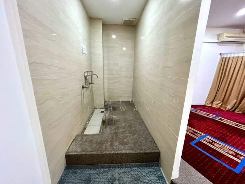 Office for Sale in Presint 16 (Putrajaya) - Gudrotullah Ikhwan - Bathroom - PropertyGuru.com.my