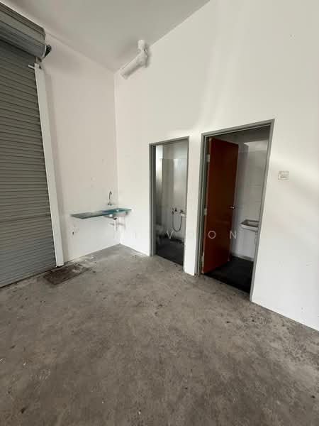 Kedai / Pejabat untuk Disewa di Senai (Johor) - Fumi Voon - Bathroom - PropertyGuru.com.my