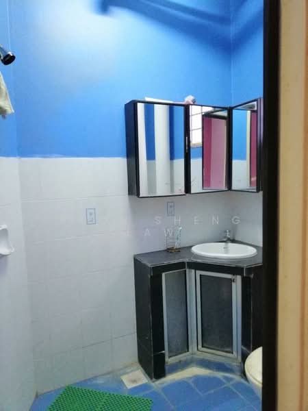 Pangsapuri untuk Dijual di Sutera Apartment - Soon Sheng Law - Bathroom - PropertyGuru.com.my