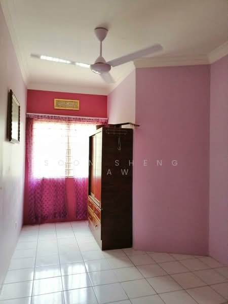 Pangsapuri untuk Dijual di Sutera Apartment - Soon Sheng Law - Bedroom - PropertyGuru.com.my