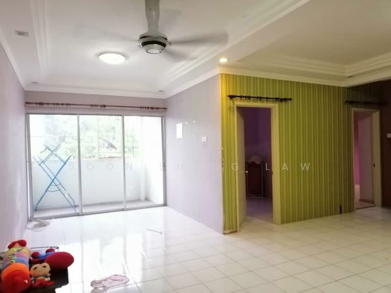 Pangsapuri untuk Dijual di Sutera Apartment - Soon Sheng Law - Living Room - PropertyGuru.com.my
