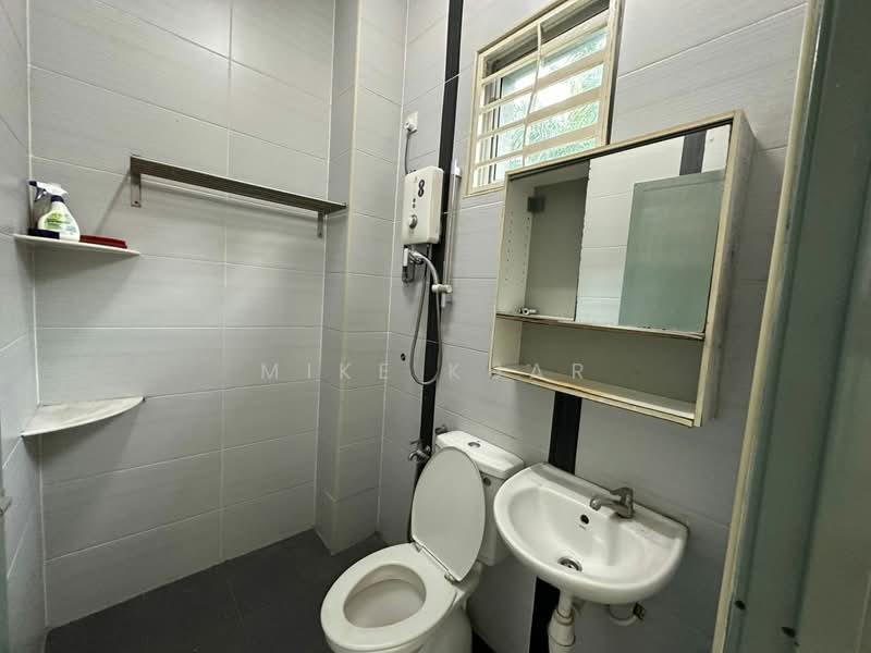 Rumah Teres 2 Tingkat untuk Disewa di Taman Bakap Indah - Mike Kuar - Bathroom - PropertyGuru.com.my