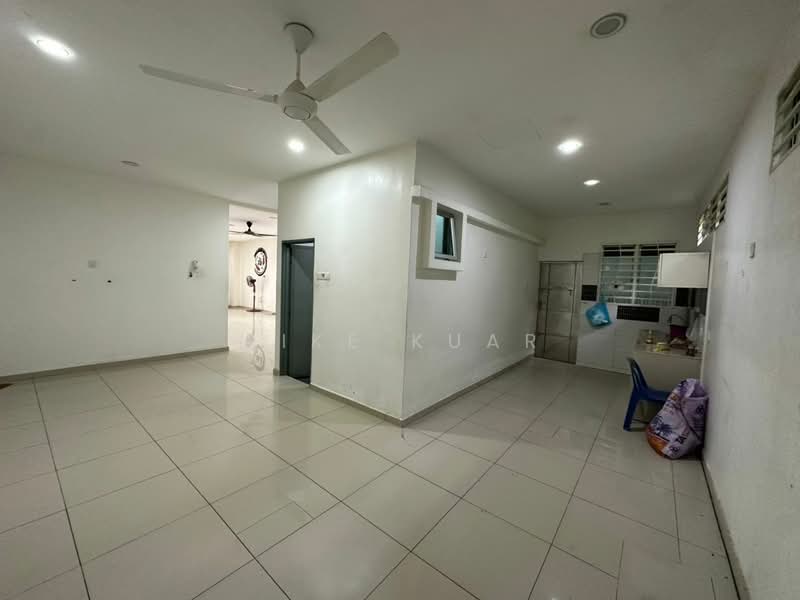 Rumah Teres 2 Tingkat untuk Disewa di Taman Bakap Indah - Mike Kuar - Living Room - PropertyGuru.com.my