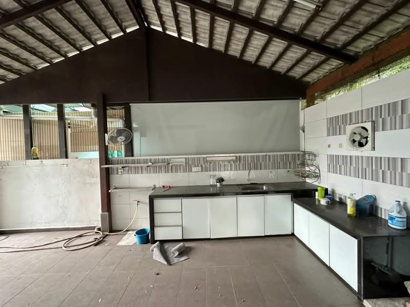 Rumah Teres 2 Tingkat untuk Disewa di Taman Bakap Indah - Mike Kuar - Kitchen - PropertyGuru.com.my