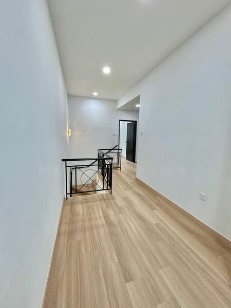 Rumah Teres 2 Tingkat untuk Dijual di Bandar Baru Permas Jaya - Grace Chiew - Corridor - PropertyGuru.com.my