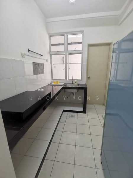 Pangsapuri untuk Disewa di Molek Ria - Jacky Ong - Kitchen - PropertyGuru.com.my
