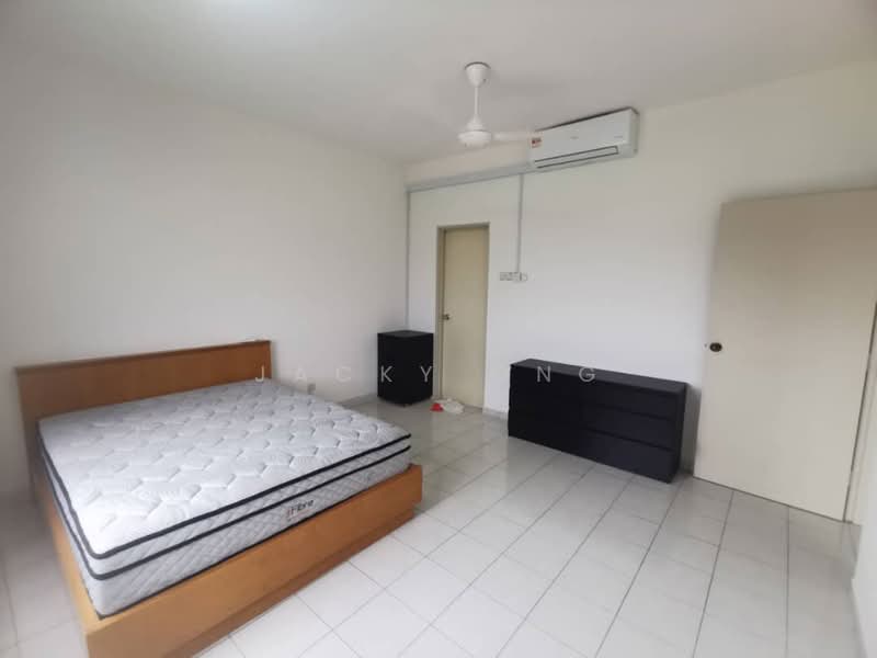 Pangsapuri untuk Disewa di Molek Ria - Jacky Ong - Bedroom - PropertyGuru.com.my