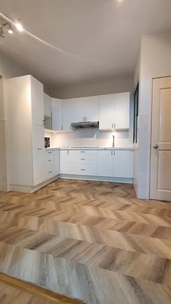 Condominium for Sale at Casa Tropicana - Jennifer Tee - Kitchen - PropertyGuru.com.my