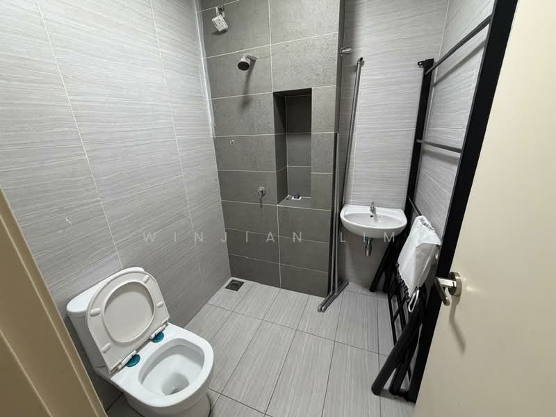 Rumah Teres 2 Tingkat untuk Disewa di Dengkil (Selangor) - Winjian Lim - Bathroom - PropertyGuru.com.my