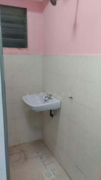 Rumah Flat untuk Disewa di PPR Selayang Mulia - Sephine Kang - Bathroom - PropertyGuru.com.my