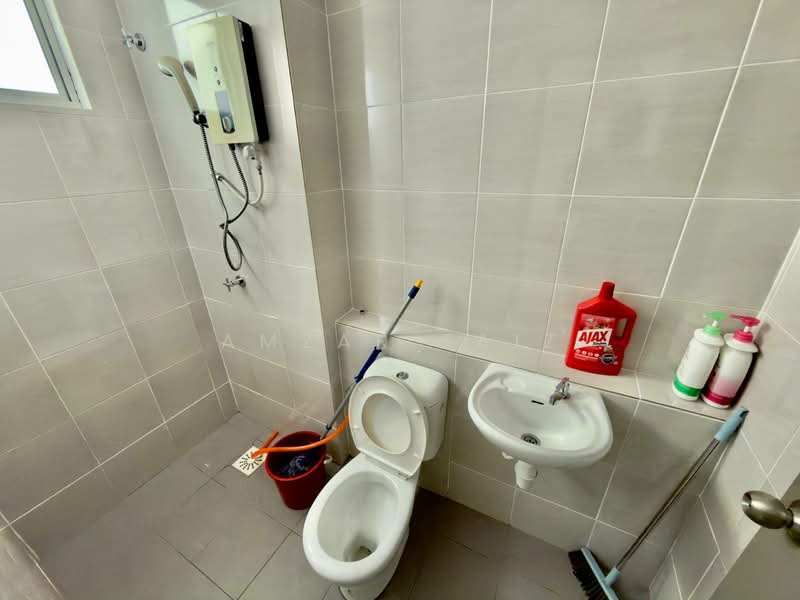 Service Residence for Sale at Residensi Setia Impian - Amzar Faiz - Bathroom - PropertyGuru.com.my