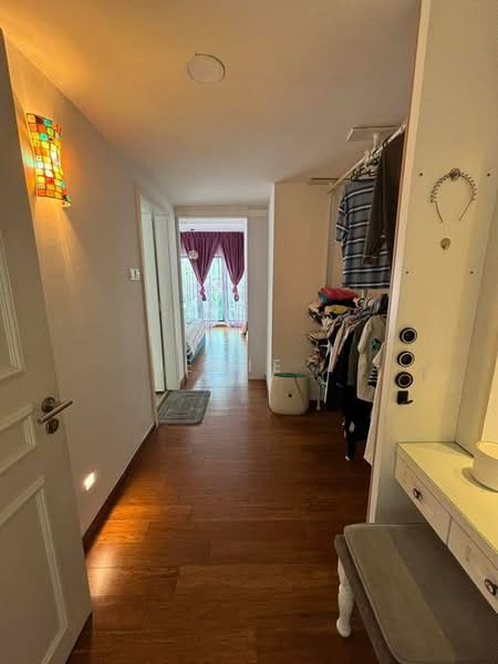 Pangsapuri untuk Dijual di Molek Pine 4 - Jemie . - Corridor - PropertyGuru.com.my