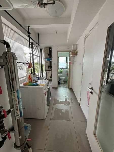Pangsapuri untuk Dijual di Molek Pine 4 - Jemie . - Corridor - PropertyGuru.com.my
