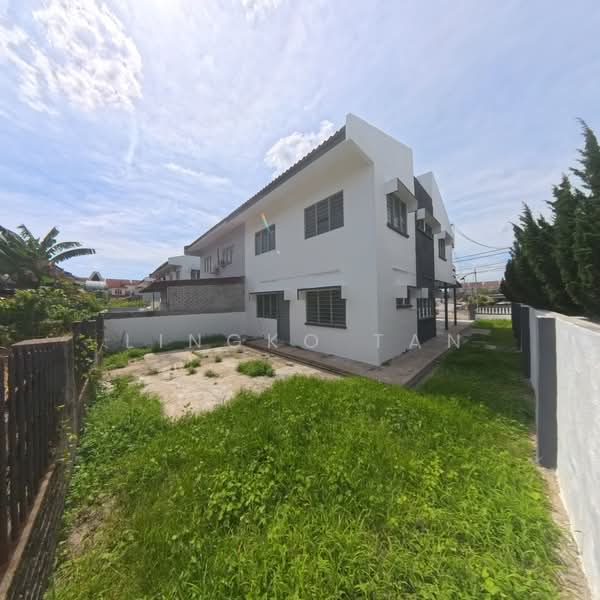 Semi-Detached House for Sale in Sitiawan (Perak) - Lingko Tan - Exterior - PropertyGuru.com.my