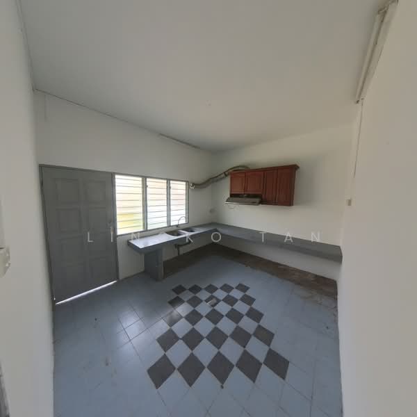 Semi-Detached House for Sale in Sitiawan (Perak) - Lingko Tan - Kitchen - PropertyGuru.com.my