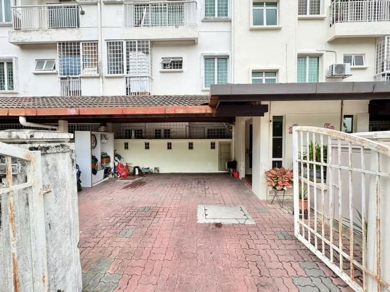 Townhouse for Sale in Seri Kembangan (Selangor) - Mohd Faizal - Exterior - PropertyGuru.com.my