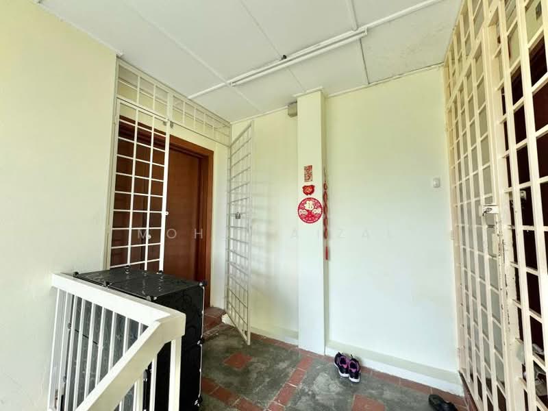 Townhouse for Sale in Seri Kembangan (Selangor) - Mohd Faizal - Entrance - PropertyGuru.com.my
