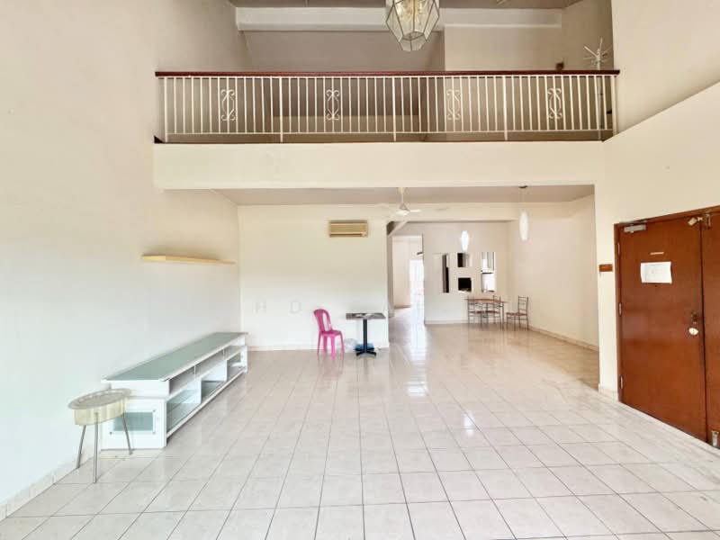 Townhouse for Sale in Seri Kembangan (Selangor) - Mohd Faizal - Living Room - PropertyGuru.com.my