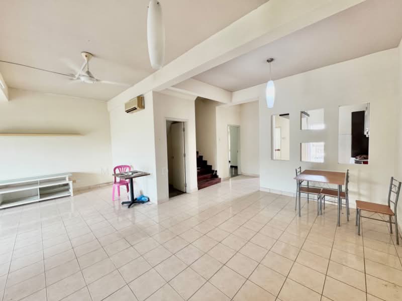 Townhouse for Sale in Seri Kembangan (Selangor) - Mohd Faizal - Living Room - PropertyGuru.com.my