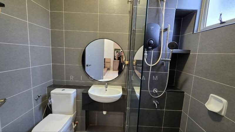 2-storey Terraced House for Rent in Gelang Patah (Johor) - Right Lam - Bathroom - PropertyGuru.com.my