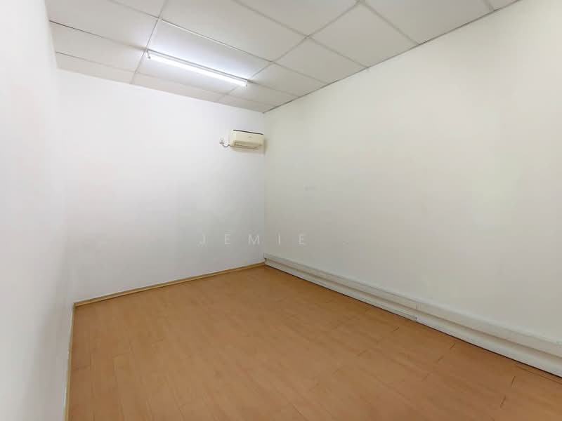 Kedai untuk Disewa di Taman Molek (Johor Bahru) - Jemie . - Interior - PropertyGuru.com.my