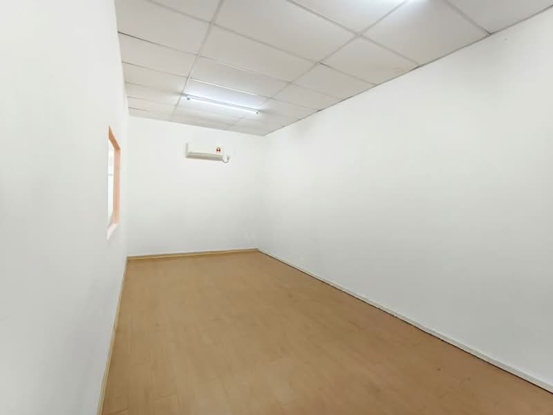 Kedai untuk Disewa di Taman Molek (Johor Bahru) - Jemie . - Interior - PropertyGuru.com.my