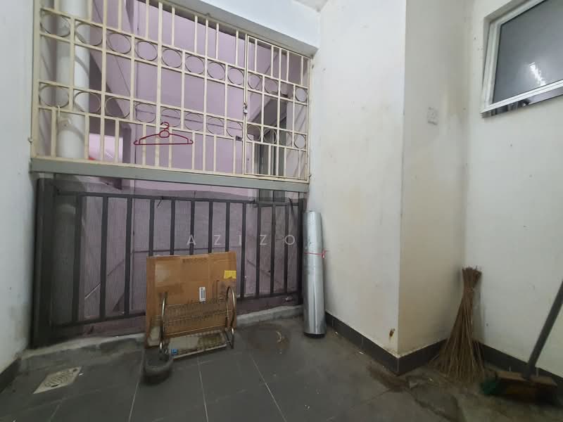 Apartment for Sale at Seri Intan Apartment - Azizol . - Balcony - PropertyGuru.com.my