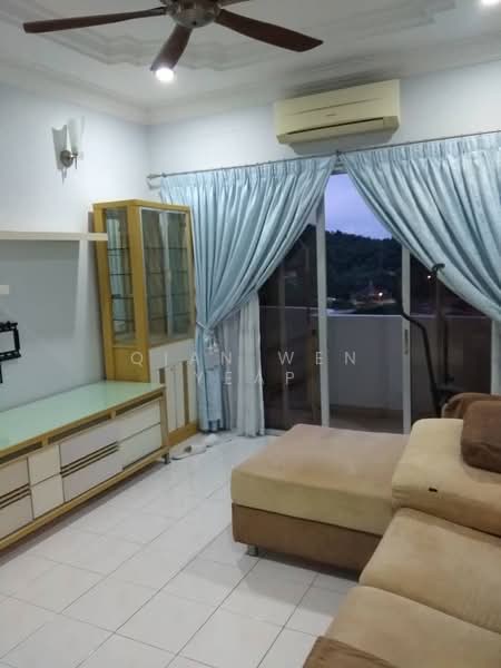 Pangsapuri untuk Dijual di Gambier Heights - Qian Wen Yeap - Living Room - PropertyGuru.com.my