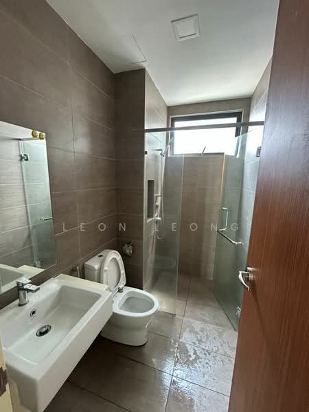 Servis Apartment untuk Disewa di Citizen @ Old Klang Road - Leon Leong - Bathroom - PropertyGuru.com.my