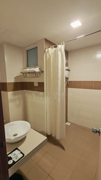 Service Residence for Sale at Bayou Lagoon Park Resort - JUMIDAH (JUE) - Bathroom - PropertyGuru.com.my