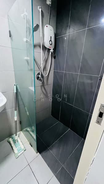 Servis Apartment untuk Disewa di Avenue D'Vogue - Jason Chooi - Bathroom - PropertyGuru.com.my