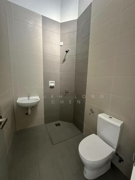Rumah Teres 2 Tingkat untuk Dijual di Setia Tropika (Johor Bahru) - Shieh Long Chen - Bathroom - PropertyGuru.com.my