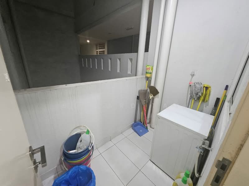 Servis Apartment untuk Dijual di La Thea Residences - Bernard Tay - Balcony - PropertyGuru.com.my